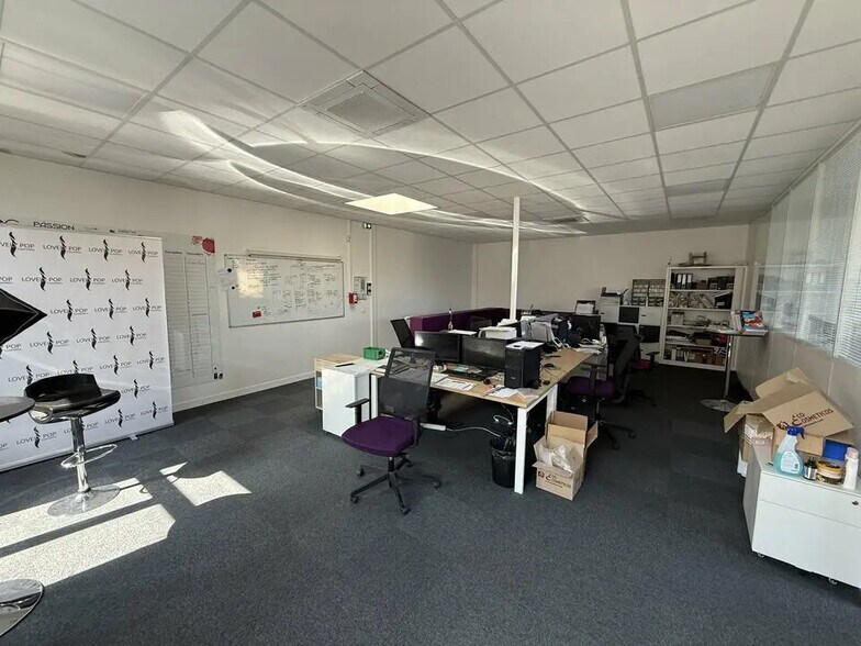 Flex in Pierrefitte-sur-Seine for lease - Building Photo - Image 3 of 9