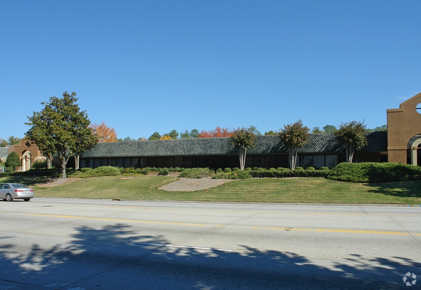 6855 Jimmy Carter Blvd, Norcross, GA for sale - Primary Photo - Image 1 of 3