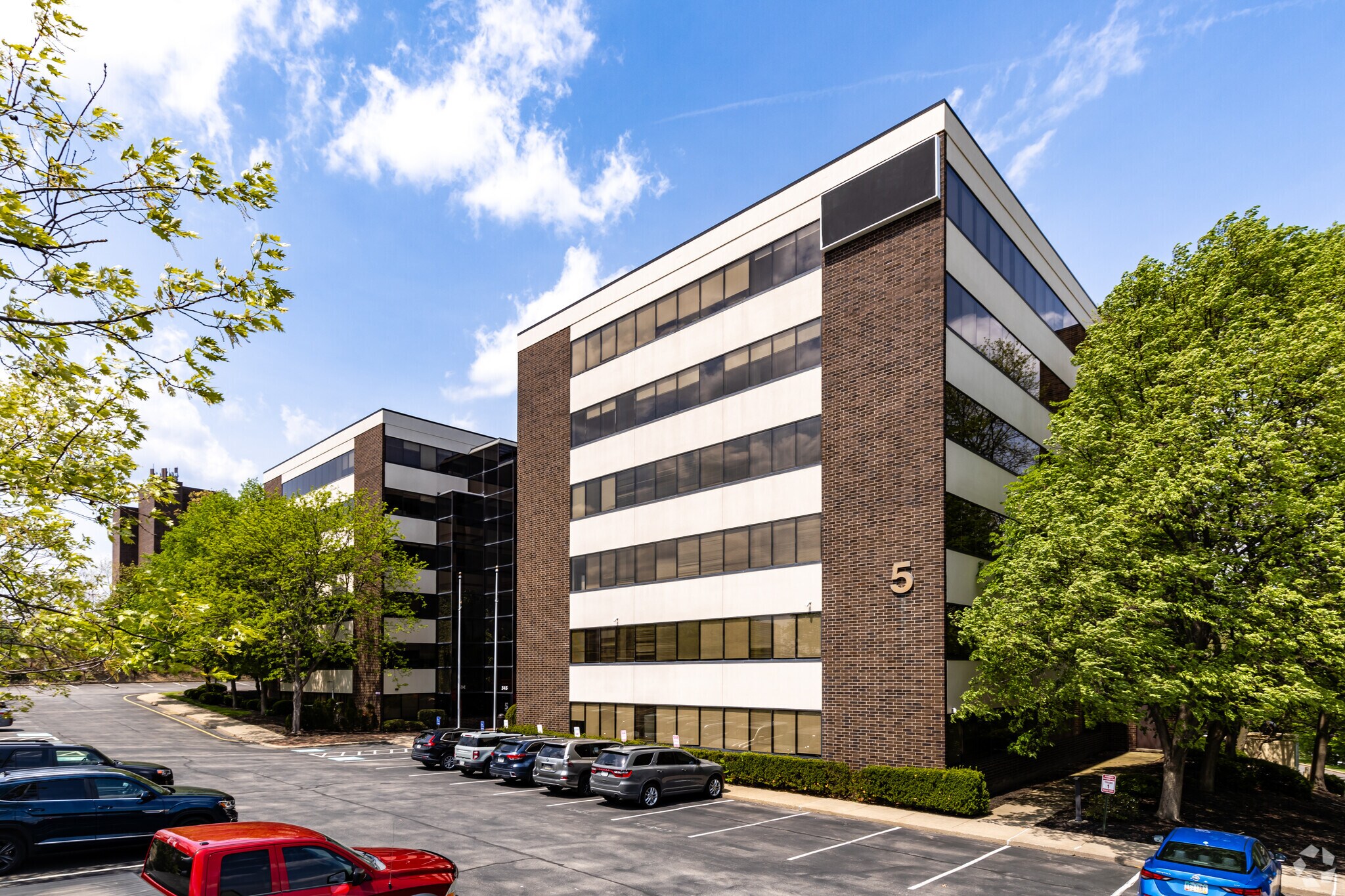 345 Rouser Rd, Coraopolis, PA for sale Primary Photo- Image 1 of 1