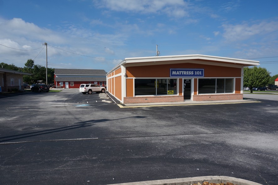 1325 West Ave, Crossville, TN for sale - Building Photo - Image 1 of 1