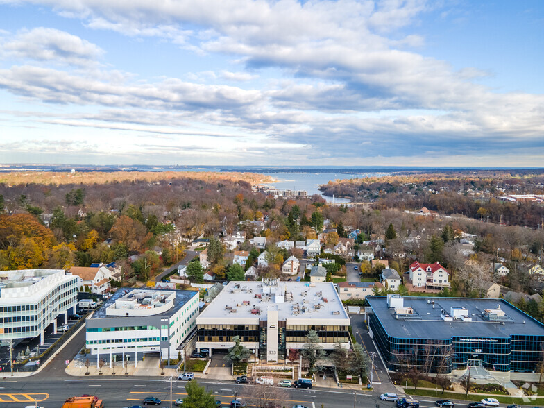 833 Northern Blvd, Great Neck, NY for lease - Aerial - Image 2 of 16