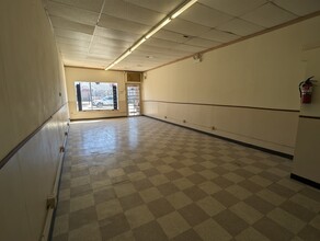 3146-3158 W Montrose Ave, Chicago, IL for lease Interior Photo- Image 2 of 8