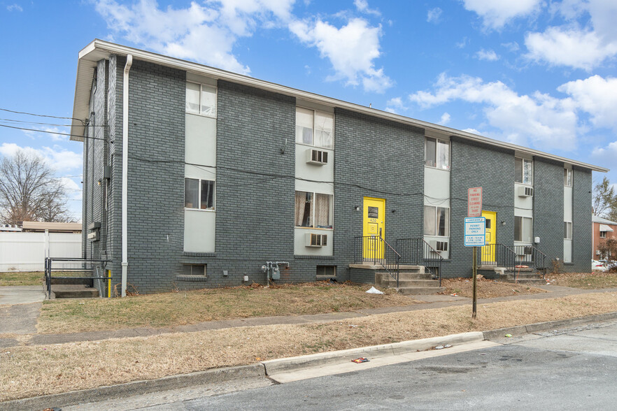 10 Unit portfolio of 4 properties for sale on LoopNet.com - Building Photo - Image 1 of 44