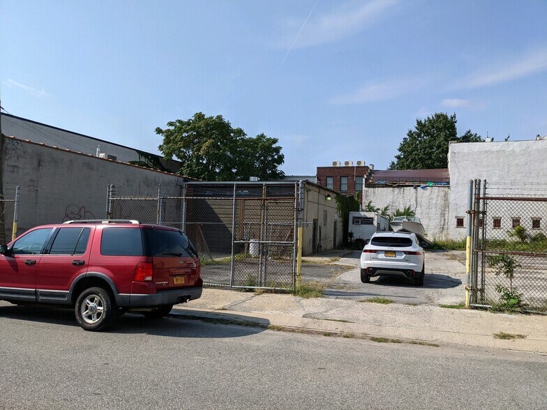 6934 76th St, Flushing, NY for sale - Building Photo - Image 3 of 9