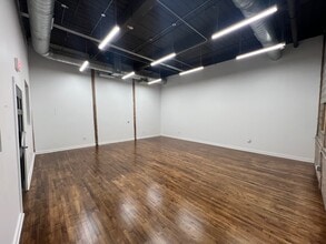 610 Elm St, McKinney, TX for lease Building Photo- Image 1 of 2