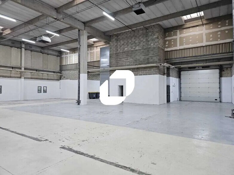 Flex in Sarcelles for lease - Interior Photo - Image 3 of 11