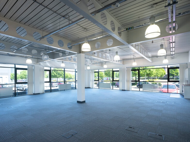 70 Pacific Quay, Glasgow for lease - Interior Photo - Image 2 of 27