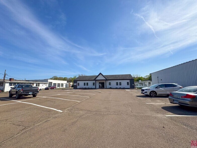 669 Boston Post Rd, Guilford, CT for lease - Building Photo - Image 2 of 20