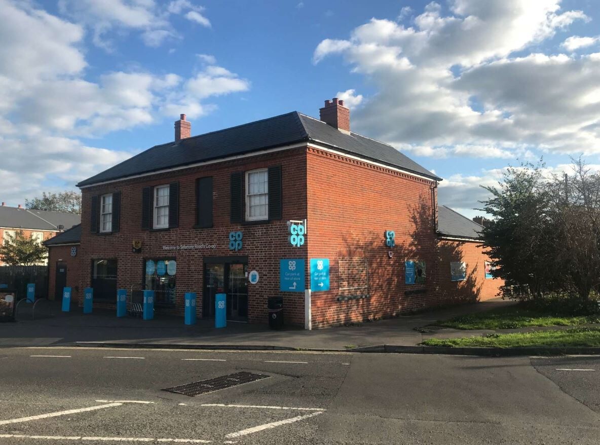 2 Selsmore Rd, Hayling Island, PO11 9LB