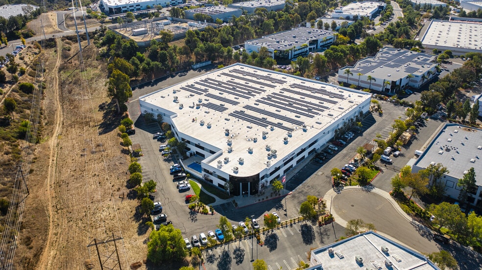 2340 Cousteau Ct, Vista, CA for lease - Building Photo - Image 2 of 8