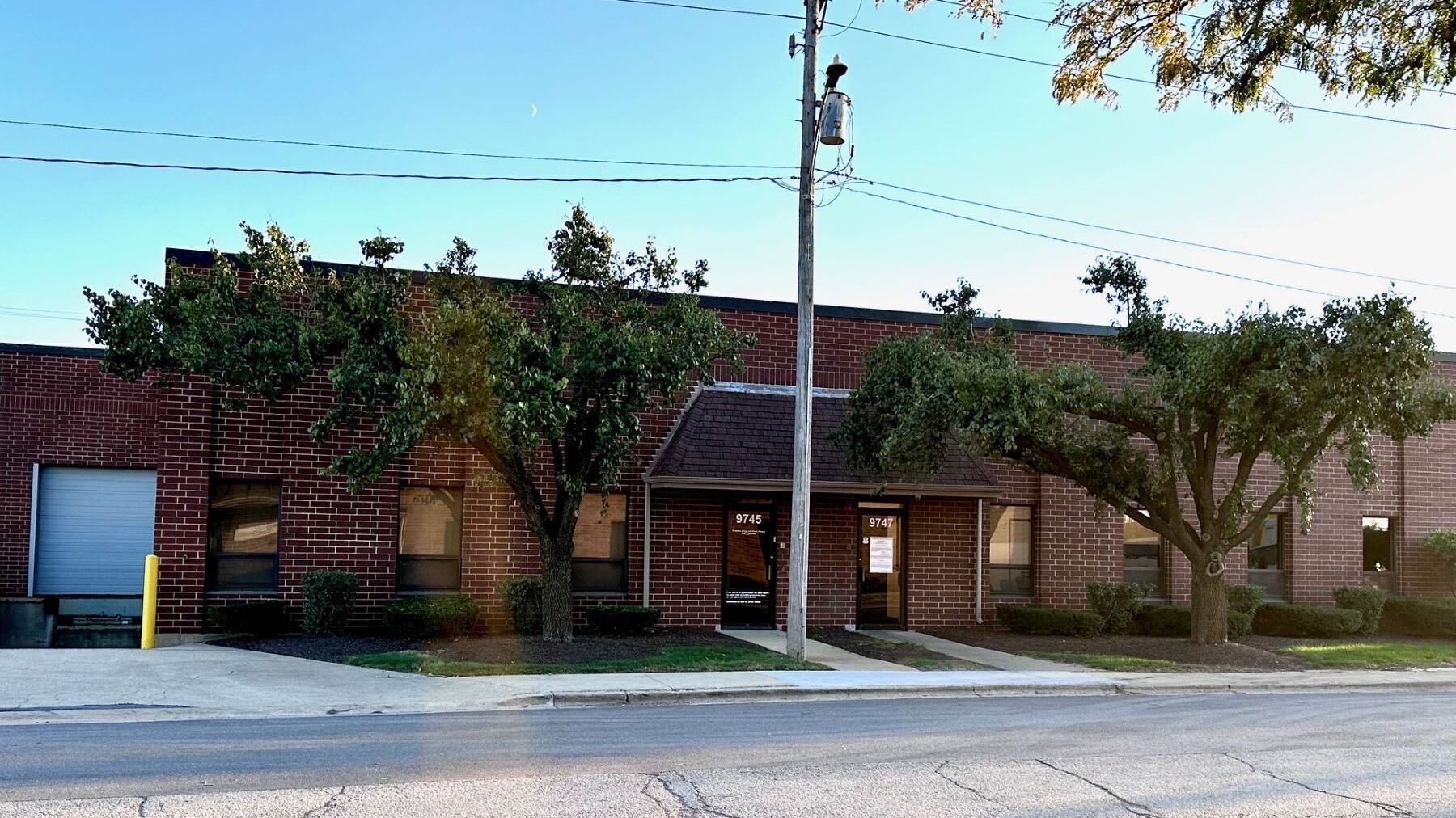 9742 W Foster Ave, Rosemont, IL for lease Primary Photo- Image 1 of 17