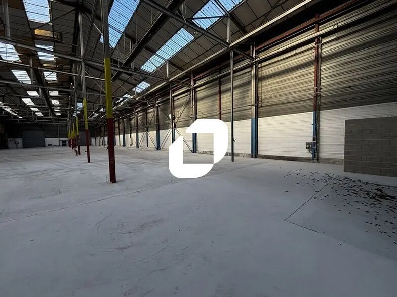 Flex in Corbeil-Essonnes for lease - Interior Photo - Image 2 of 10