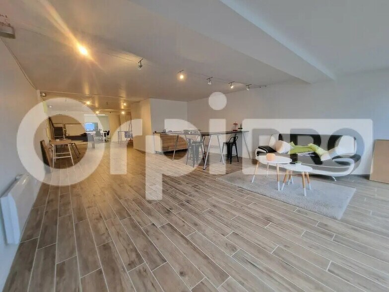 Office in Saint-Pierre-des-Corps for lease - Interior Photo - Image 2 of 4