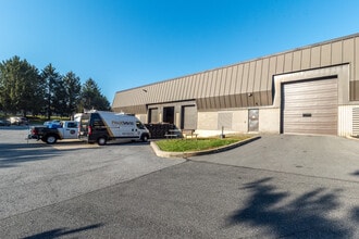 1816 Olde Homestead Ln, Lancaster, PA for lease Interior Photo- Image 1 of 27