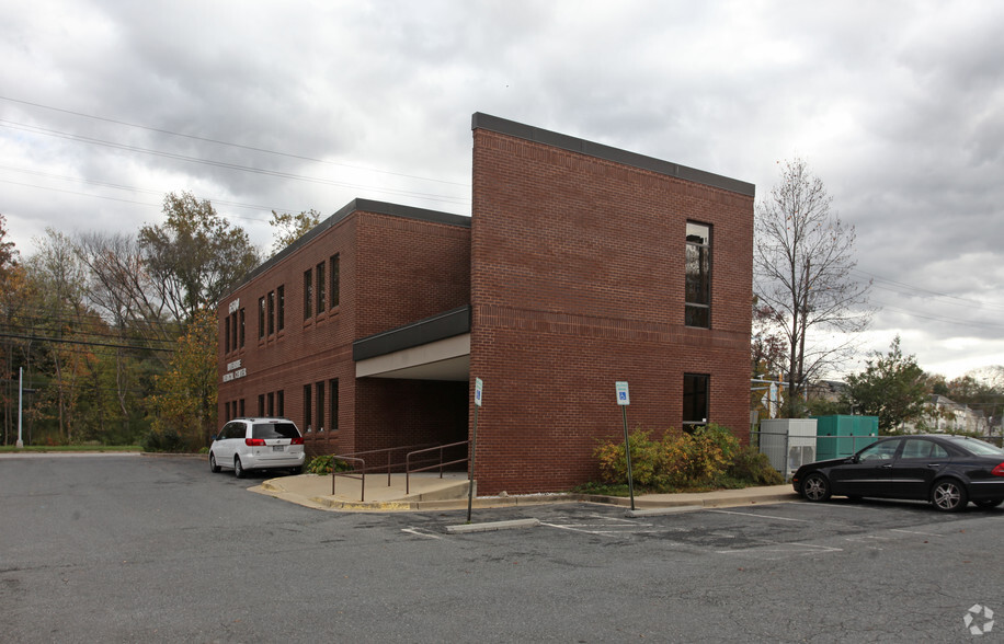 6504 Kenilworth Ave, Riverdale, MD for lease - Building Photo - Image 2 of 2