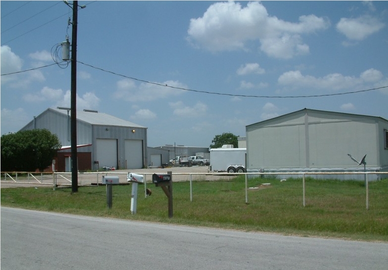 7802 Brinkmeyer Rd, Needville, TX for sale Primary Photo- Image 1 of 2