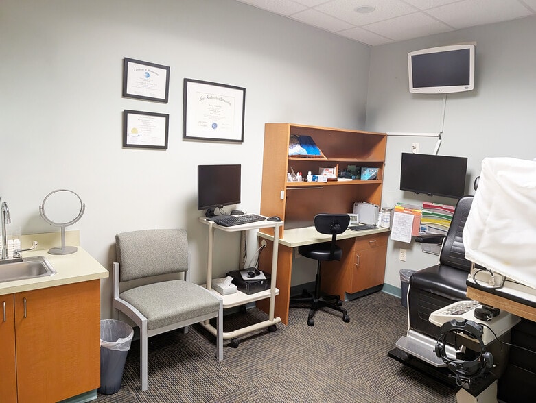 262 Main Dunstable Rd, Nashua, NH for lease - Building Photo - Image 3 of 5