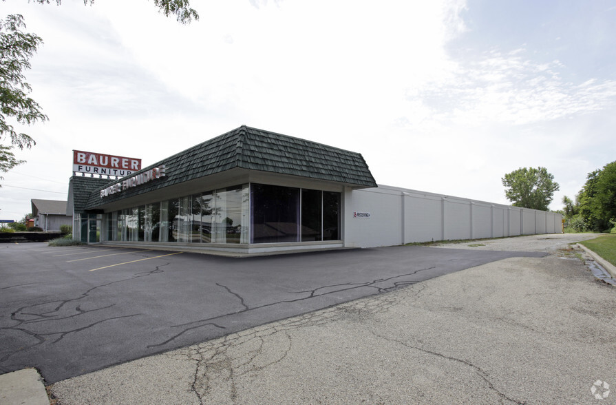 1503 Washington Rd, Washington, IL for sale - Building Photo - Image 2 of 3