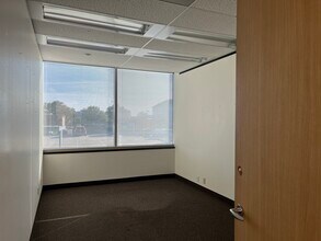 11615 Forest Central Dr, Dallas, TX for lease Interior Photo- Image 2 of 7