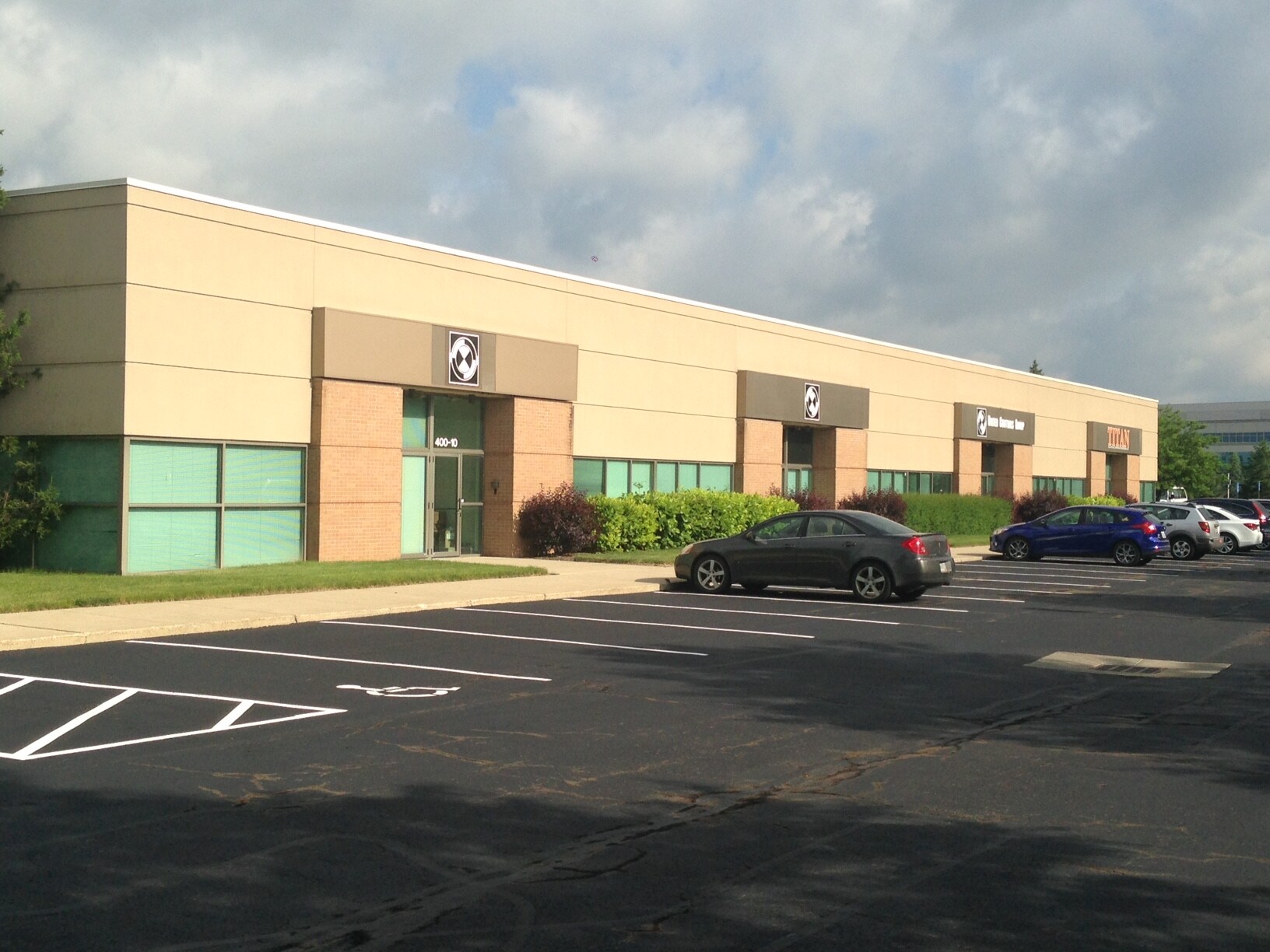 400 Lazelle Rd, Columbus, OH for sale Building Photo- Image 1 of 1