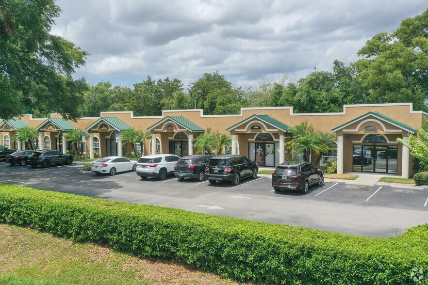 3830-3842 W Humphrey St, Tampa, FL for lease - Building Photo - Image 2 of 5