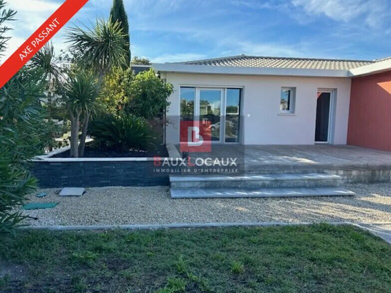 Office in Marignane for lease - Building Photo - Image 2 of 12