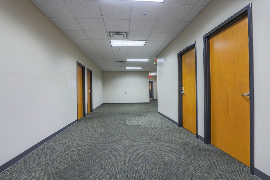 1350 Tradeport Dr, Orlando, FL for lease - Interior Photo - Image 3 of 5