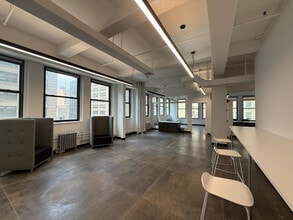 347 7th Ave, New York, NY for lease Interior Photo- Image 2 of 9