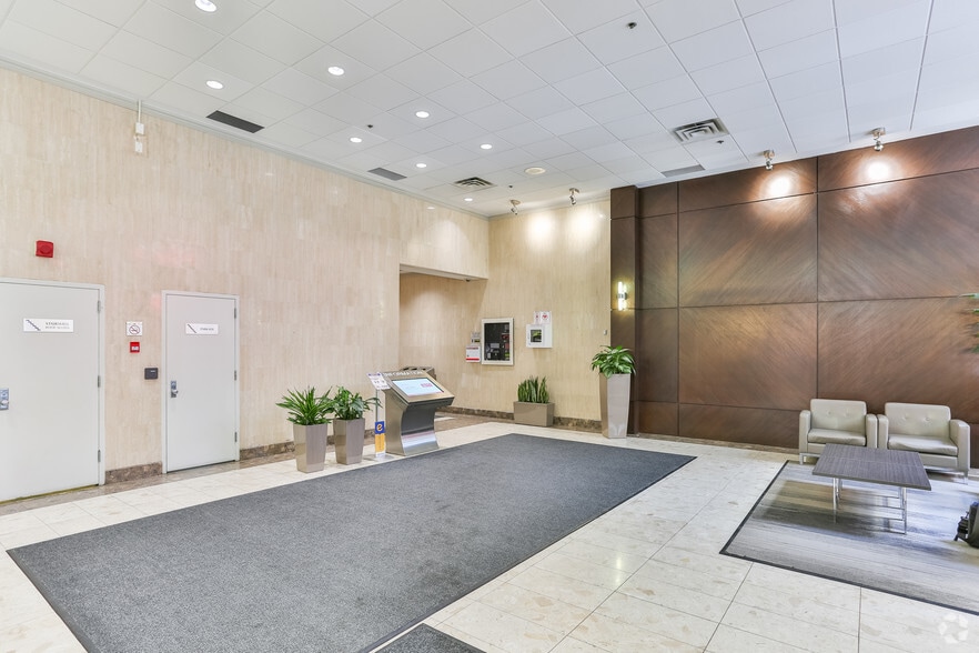 633 6th Ave SW, Calgary, AB for lease - Lobby - Image 2 of 9
