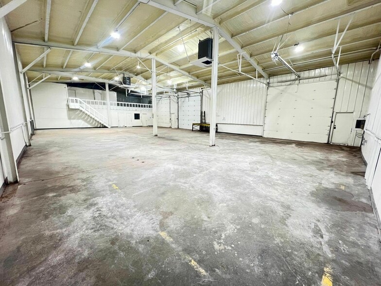 5620 Massachusettes Ave, Indianapolis, IN for lease - Interior Photo - Image 3 of 6