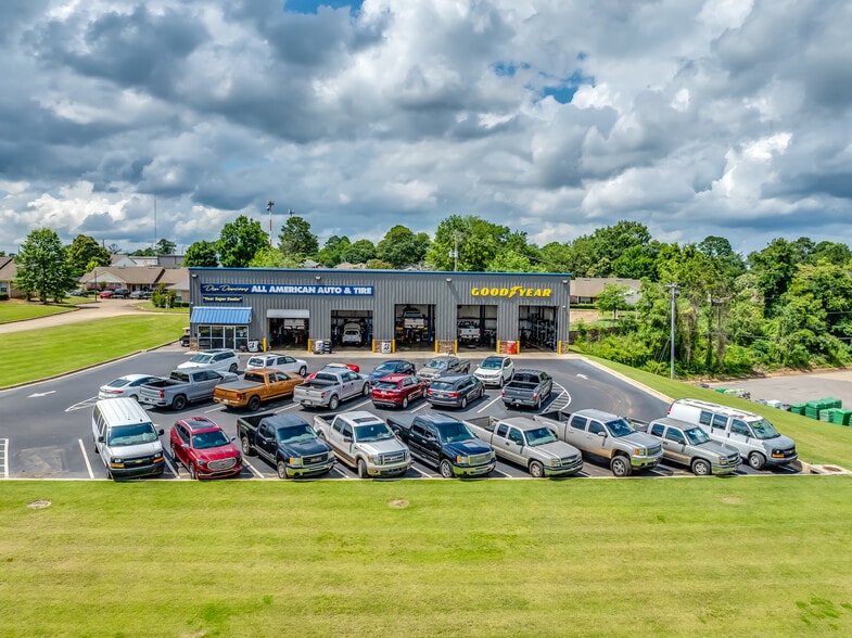 Don Duncan's All American Auto & Tire portfolio of 3 properties for sale on LoopNet.com - Building Photo - Image 2 of 14