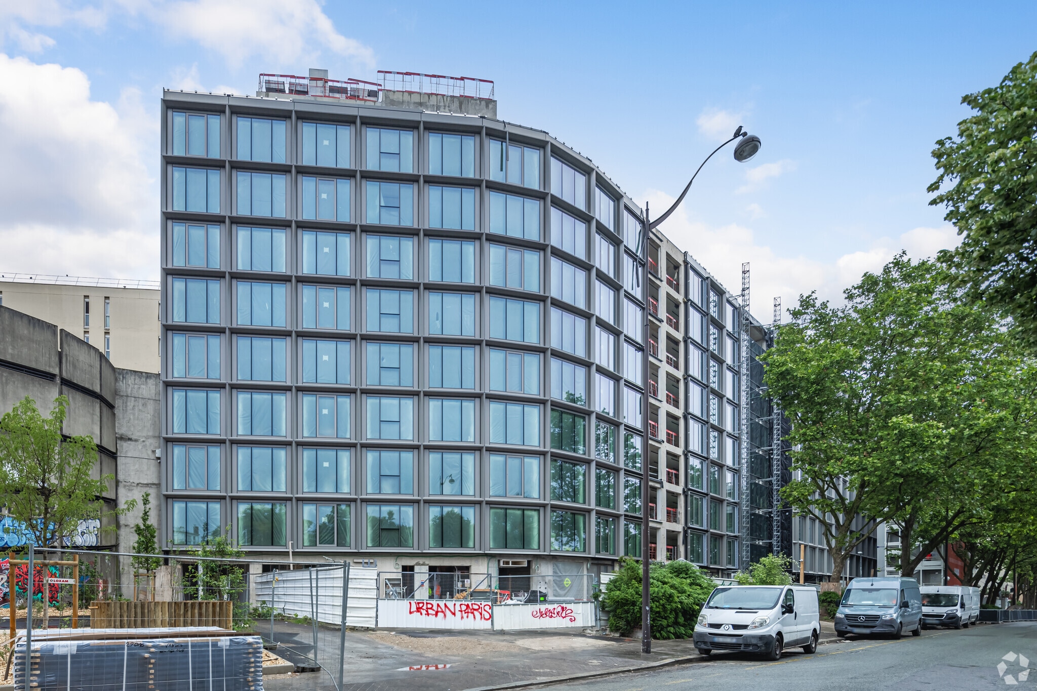 15-19 Rue Louis Vicat, Paris for lease Primary Photo- Image 1 of 3