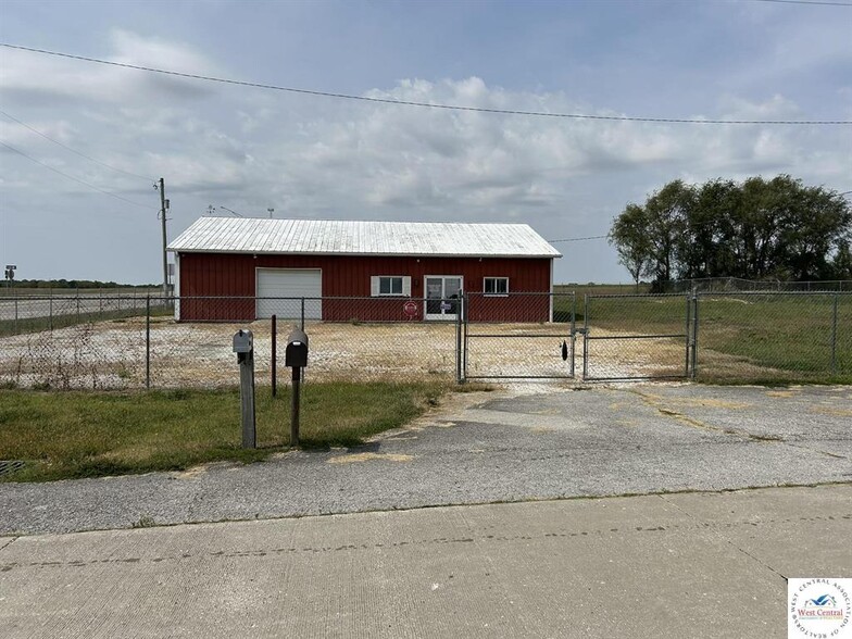 14981 Centerline Ave, Cole Camp, MO for sale - Building Photo - Image 2 of 12