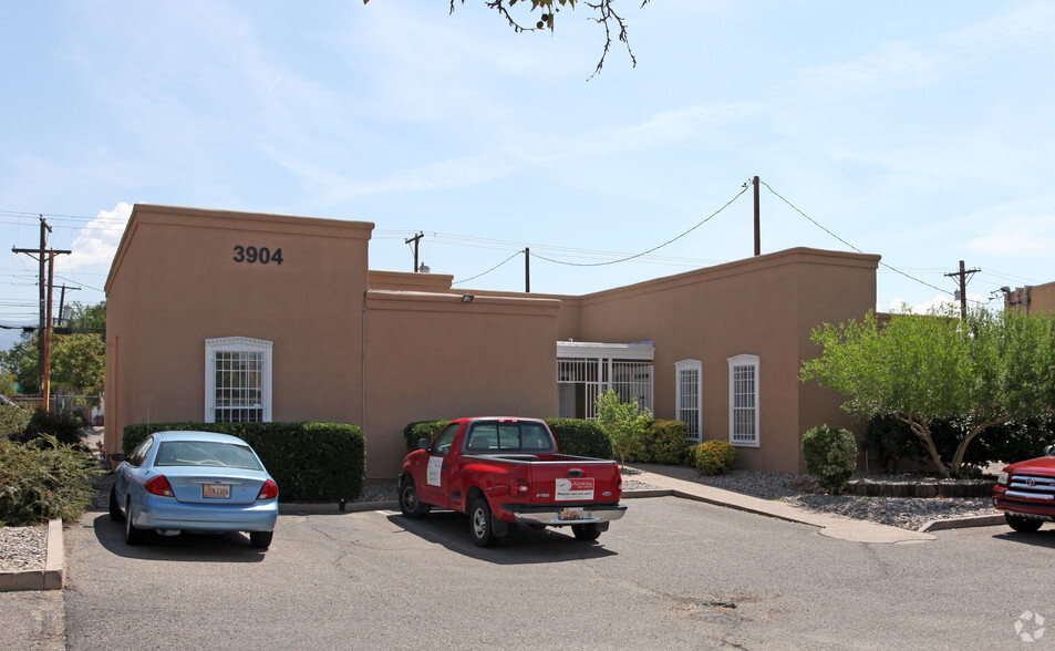 3904 Carlisle Blvd NE, Albuquerque, NM for sale - Primary Photo - Image 1 of 1