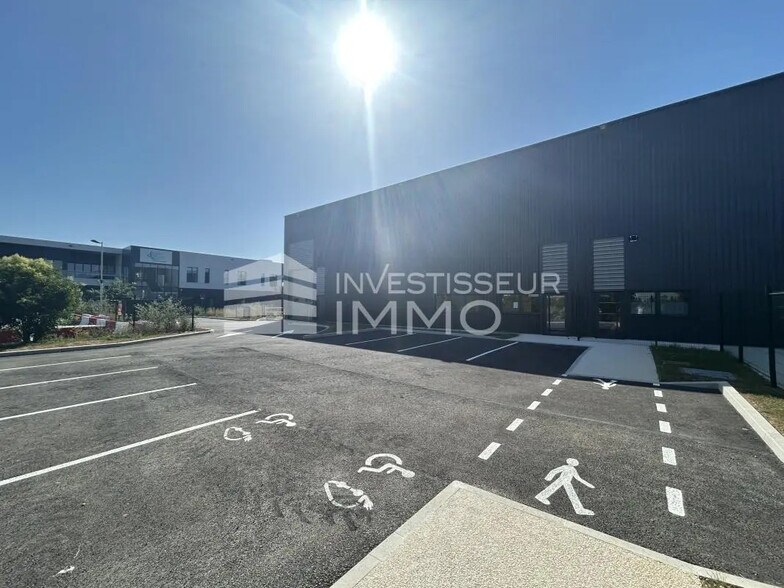 Office in Lieusaint for lease - Building Photo - Image 1 of 1