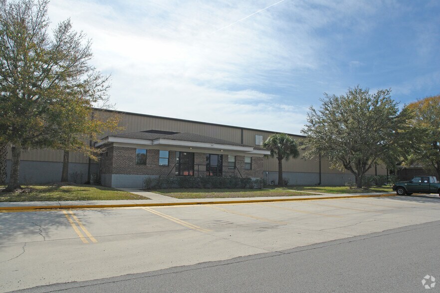 975-981 Martin Ave, Green Cove Springs, FL for lease - Building Photo - Image 2 of 3