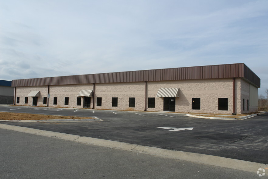 4011-4015 Dearborn Pl, Concord, NC for lease - Building Photo - Image 3 of 19