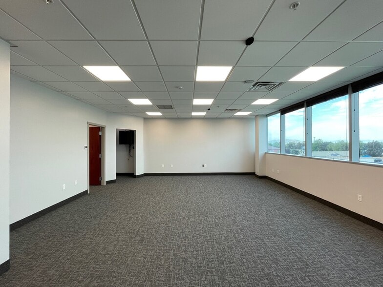 1280 S 800 E, Orem, UT for lease - Building Photo - Image 2 of 11