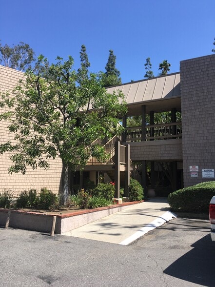 5053 La Mart Dr, Riverside, CA for sale - Building Photo - Image 1 of 10