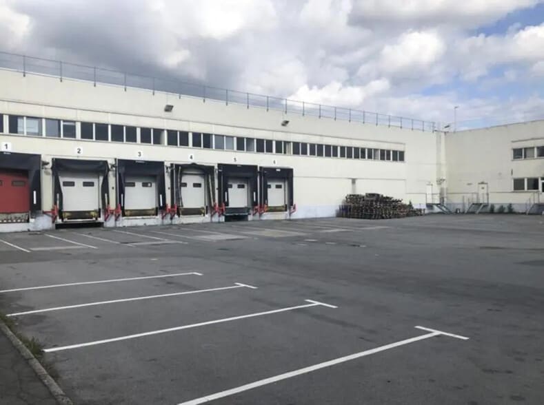 20 Rue Du Trieu Du Quesnoy, Toufflers for lease - Building Photo - Image 3 of 7