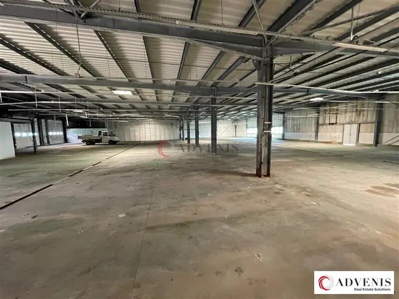 Flex in Lormont for lease Interior Photo- Image 1 of 13