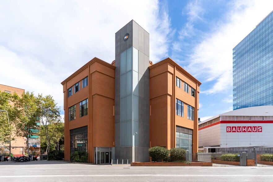 Passeig De La Zona Franca, 135-139, Barcelona, Barcelona for lease - Building Photo - Image 3 of 10