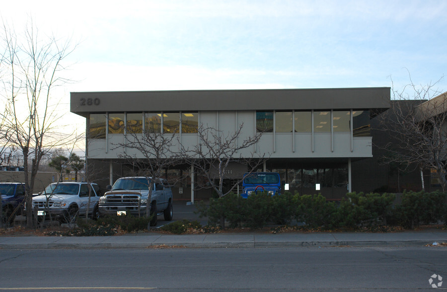 280 Brinkby Ave, Reno, NV for lease - Primary Photo - Image 1 of 3