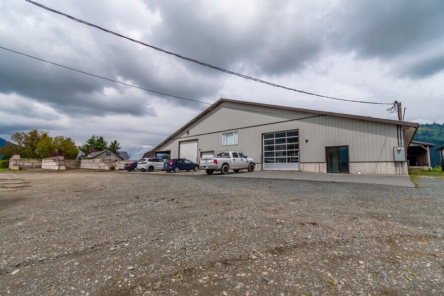 43013 Adams Rd, Chilliwack, BC V2R 4K9