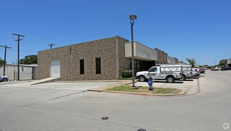 2636 Walnut Hill Ln, Dallas, TX for lease - Building Photo - Image 3 of 22