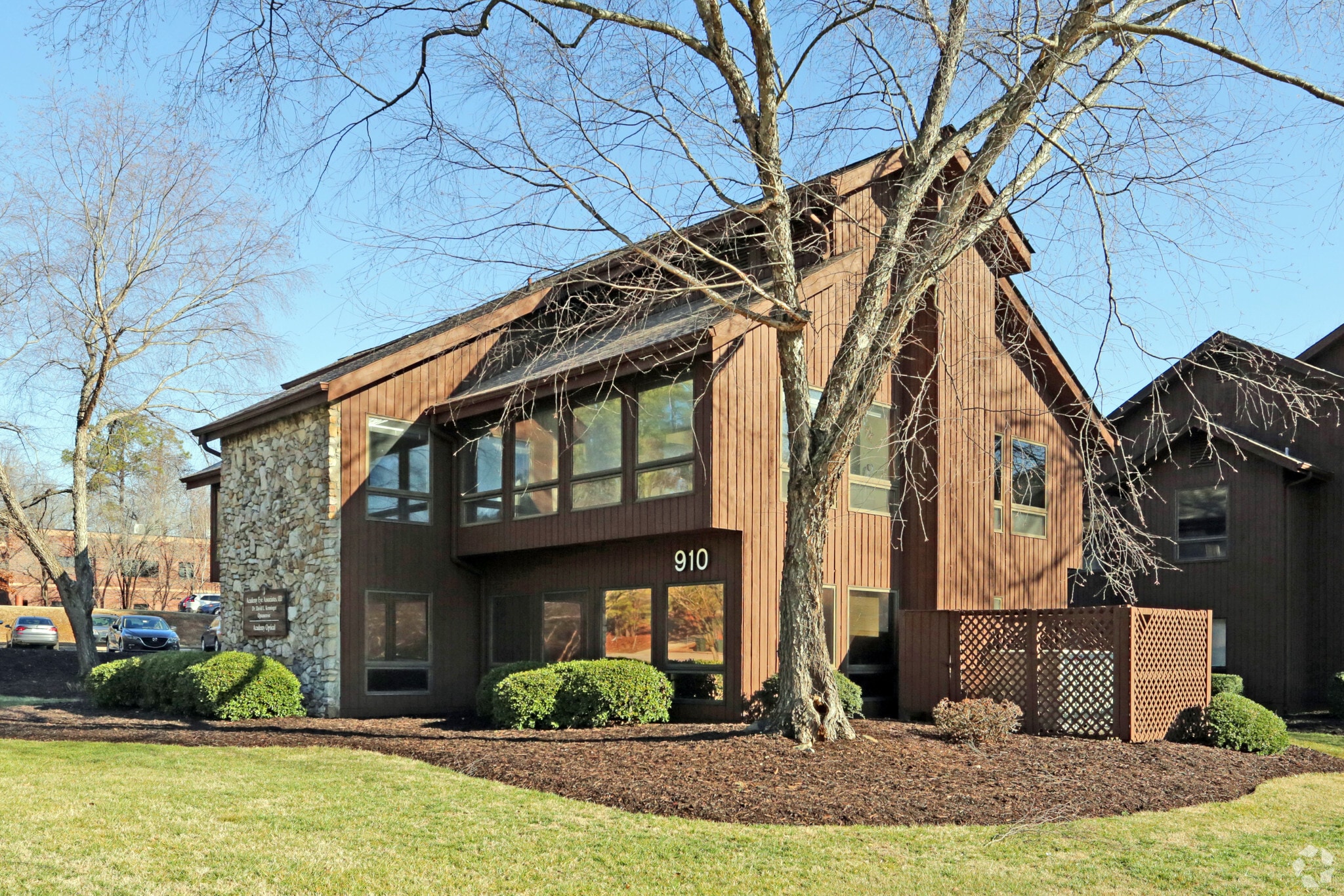910 Martin Luther King Jr Blvd, Chapel Hill, NC for lease Primary Photo- Image 1 of 6