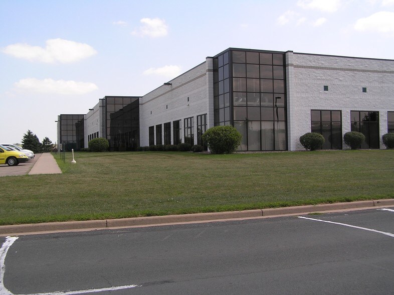 408 Red Cedar St, Menomonie, WI for sale - Building Photo - Image 1 of 1