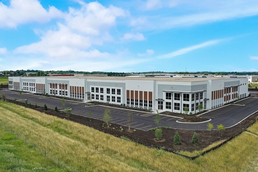 749 Little Potato Way, Deforest, WI for sale - Building Photo - Image 1 of 1