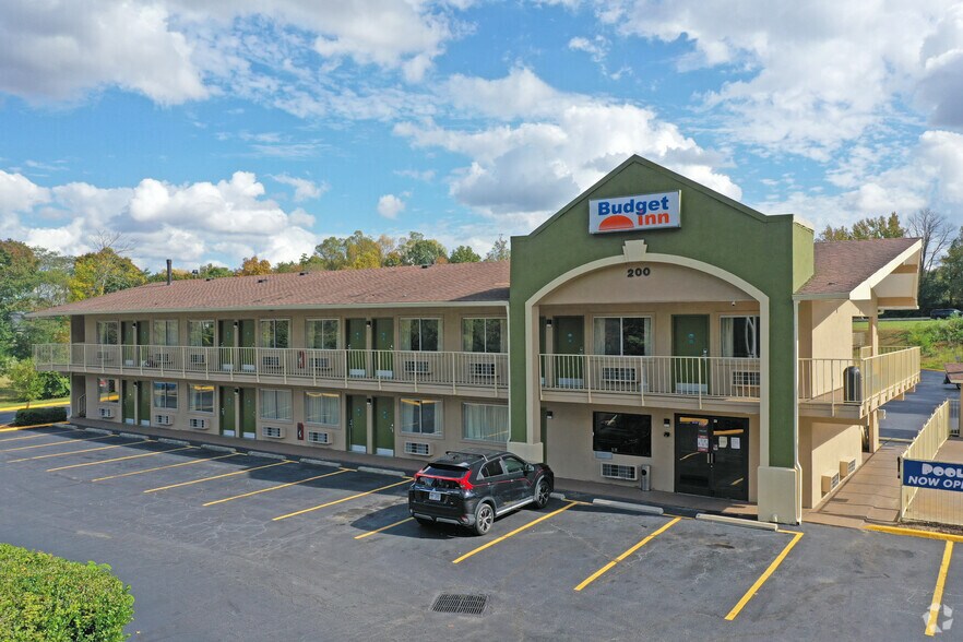 200 Ardale Dr, High Point, NC 27260