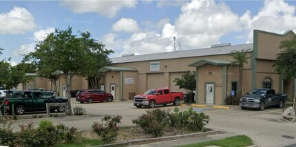 3814 Acushnet Dr, Corpus Christi, TX for lease Interior Photo- Image 2 of 5